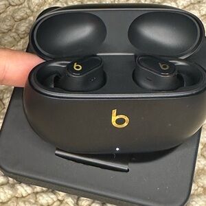 Beats Black and Gold Earbuds. Used, Functional, with original accessories